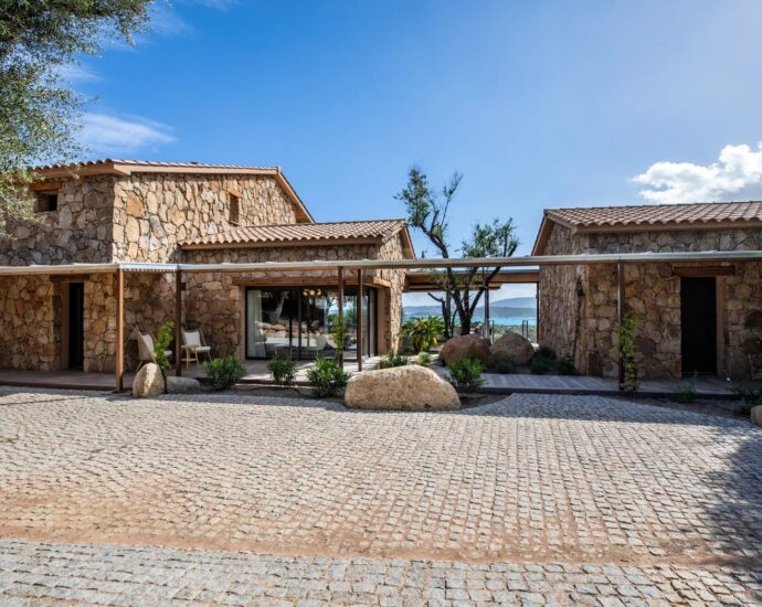 Villa 7 bedrooms, Arasu, commune of Saint-Cyprien swimming pool, sea view, beach on foot