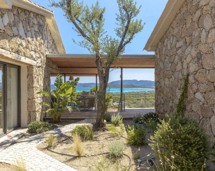Villa 7 bedrooms, Arasu, commune of Saint-Cyprien swimming pool, sea view, beach on foot