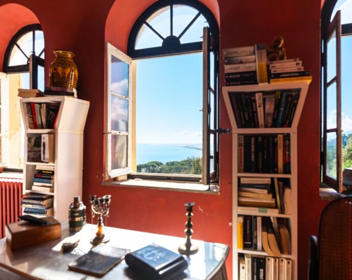 Bastia, Maison de maître, vue mer panoramique, 4 chambres, piscine, proche plages et centre-ville