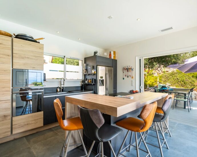 Monticello, 4-bedroom villa, swimming pool, sea view, close to the beach