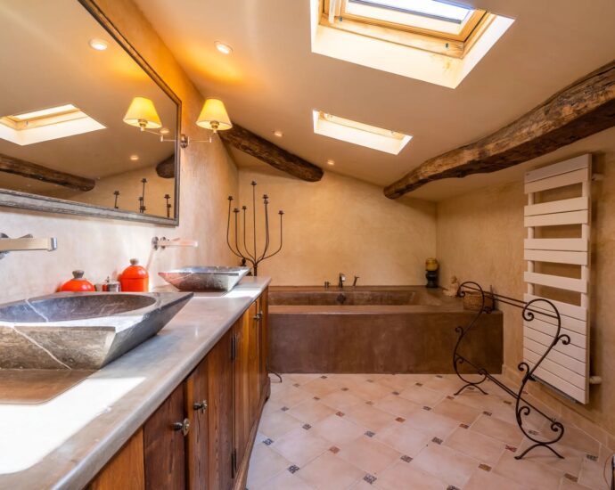 Oletta, 7 bedroom villa, Maison de Maître, one outbuilding, heated pool, close to beaches