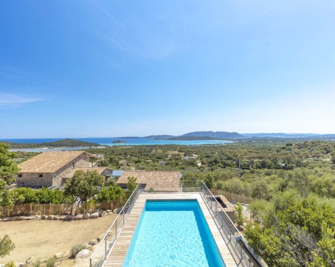 Villa 7 bedrooms, Arasu, commune of Saint-Cyprien swimming pool, sea view, beach on foot