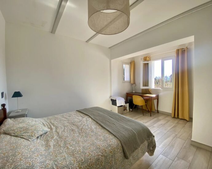 Lumio, Single-Story Villa, 4 Bedrooms, Annex, Pool, Mountain Views, Beach within Walking Distance