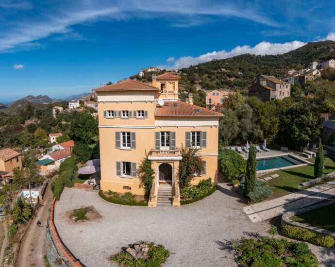 Oletta, 7 bedroom villa, Maison de Maître, one outbuilding, heated pool, close to beaches
