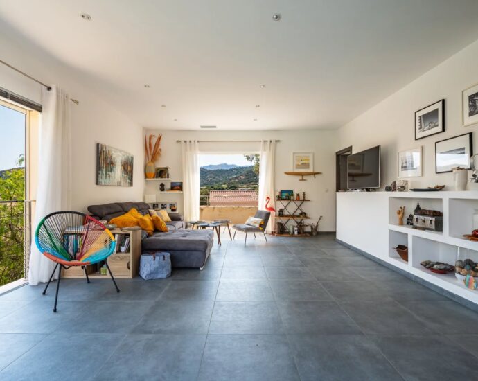 Monticello, 4-bedroom villa, swimming pool, sea view, close to the beach