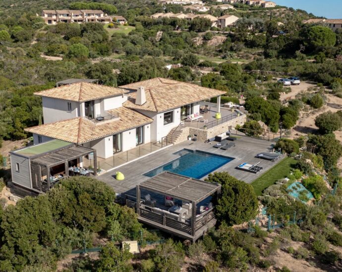 Porto vecchio, Palombaggia, villa 5 chambres, vue mer, piscine et proche plage