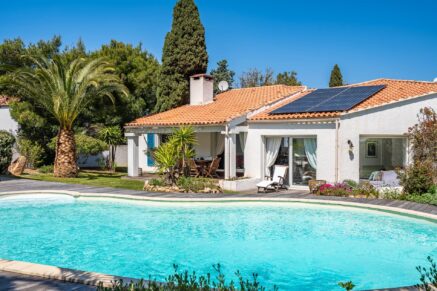 Calvi, villa 4 chambres, piscine, plage à pied, vue montagne