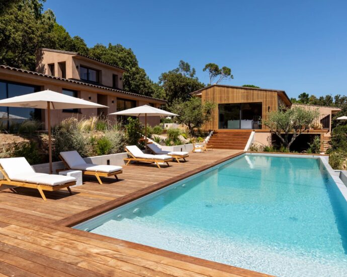 Porto-Vecchio, Palombaggia, Villa vue mer panoramique, 6 chambres, piscine chauffée, plage à pied