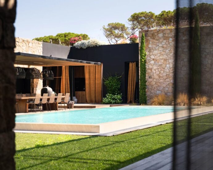 Calvi, Villa d’exception, 8 chambres, 2 piscines, vue mer panoramique