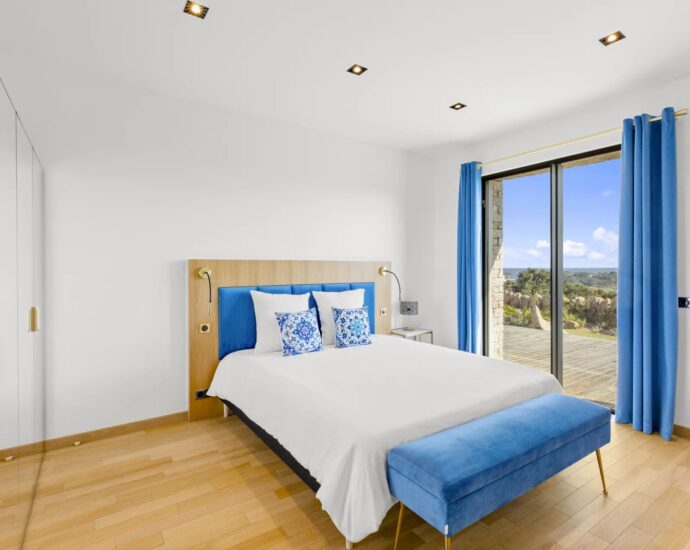 Porto-Vecchio, Palombaggia, Panoramic Sea View Villa, 7 Bedrooms, Gym, Heated Pool, Walking Distance to the Beach