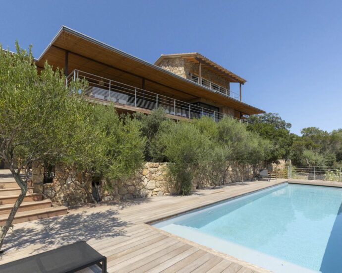 Villa 7 bedrooms, Arasu, commune of Saint-Cyprien swimming pool, sea view, beach on foot