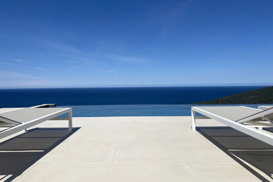 Corbara, villa 4 chambres, piscine à débordement, vue mer imprenable, proche plage