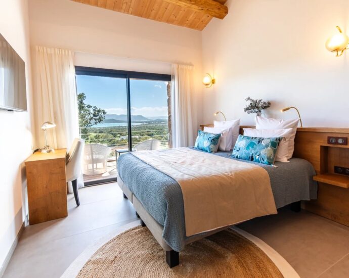 Villa 7 bedrooms, Arasu, commune of Saint-Cyprien swimming pool, sea view, beach on foot