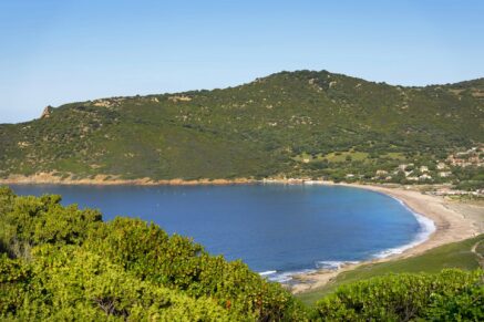 Exclusivité, Costa di Villanova, Villa contemporaine vue mer panoramique, 6 chambres, 2 appartements indépendants, piscine, proche plages et Ajaccio