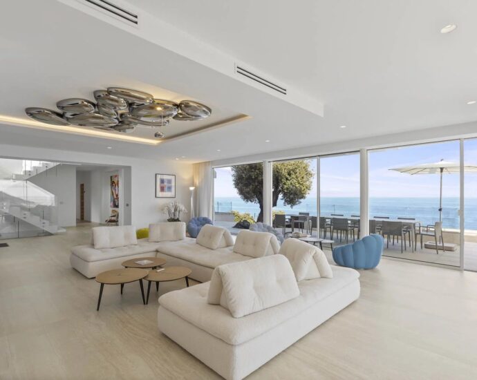 Favone, Villa, Vue mer panoramique, 7 chambres, proche plage, piscine, Cinéma, Salle de sport, Sauna, Hammam, Salle d&rsquo;arcade, Terrain de pétanque