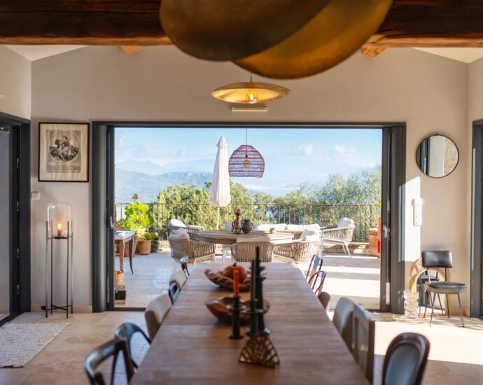 Exclusive, Valinco, Architect-Designed Villa, 7 Bedrooms, Pool, Panoramic Sea View, Close to the Beach