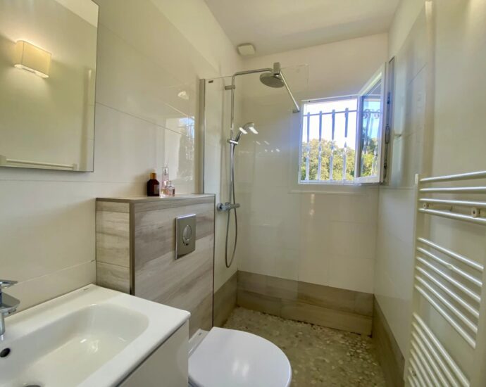 Lumio, Single-Story Villa, 4 Bedrooms, Annex, Pool, Mountain Views, Beach within Walking Distance