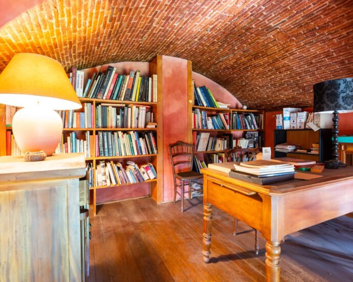 Bastia, Maison de maître, vue mer panoramique, 4 chambres, piscine, proche plages et centre-ville