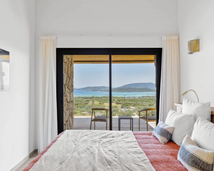 Villa 7 bedrooms, Arasu, commune of Saint-Cyprien swimming pool, sea view, beach on foot