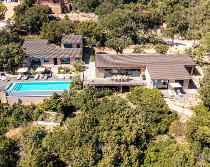 Porto-Vecchio, Palombaggia, Villa vue mer panoramique, 6 chambres, piscine chauffée, plage à pied