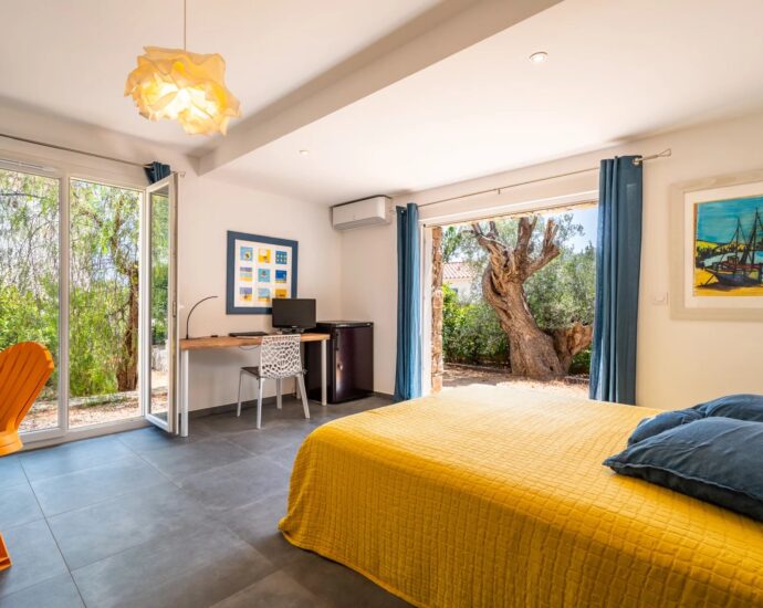 Monticello, 4-bedroom villa, swimming pool, sea view, close to the beach