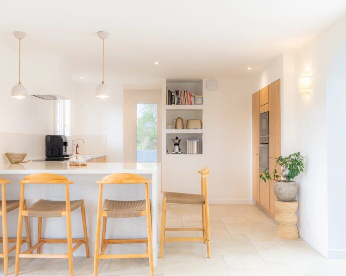 Porto-Vecchio, Villa plain-pied, 4 chambres, proche plage Palombagia, piscine