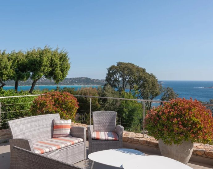 Cala Rossa, Domaine de la Tour, Villa vue mer panoramique, 7 chambres, piscine, plage à pied