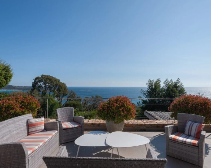 Cala Rossa, Domaine de la Tour, Villa vue mer panoramique, 7 chambres, piscine, plage à pied