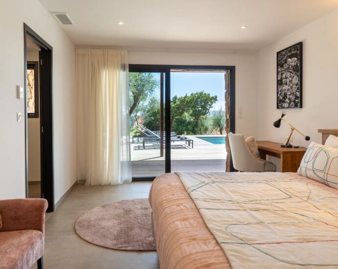 Villa 7 bedrooms, Arasu, commune of Saint-Cyprien swimming pool, sea view, beach on foot