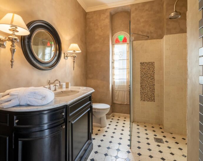 Oletta, 7 bedroom villa, Maison de Maître, one outbuilding, heated pool, close to beaches