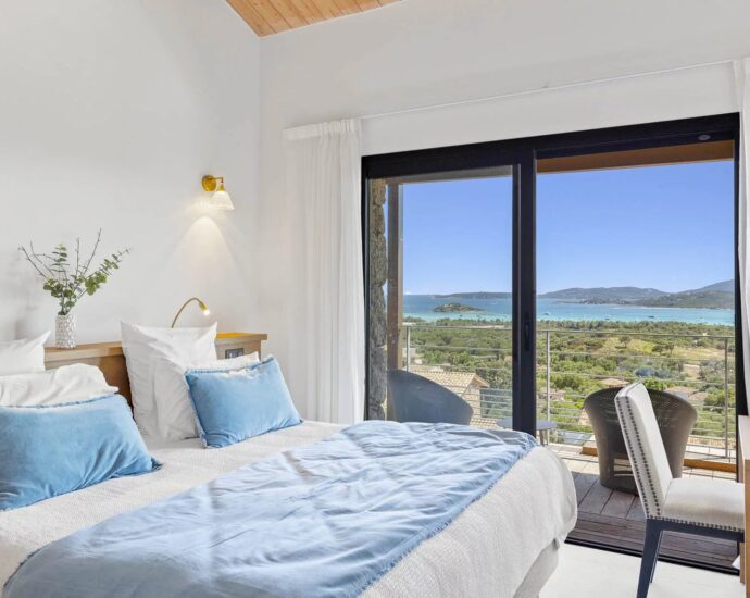 Villa 7 bedrooms, Arasu, commune of Saint-Cyprien swimming pool, sea view, beach on foot