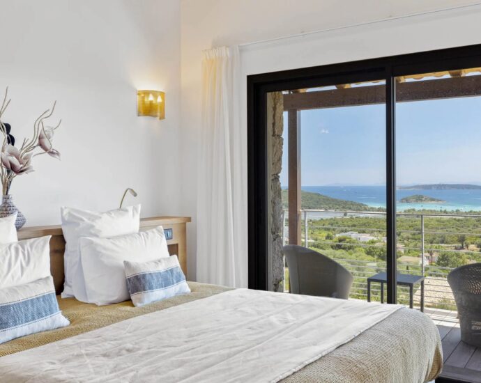 Villa 7 bedrooms, Arasu, commune of Saint-Cyprien swimming pool, sea view, beach on foot