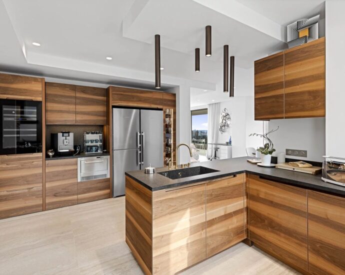 Favone, Villa, Vue mer panoramique, 7 chambres, proche plage, piscine, Cinéma, Salle de sport, Sauna, Hammam, Salle d&rsquo;arcade, Terrain de pétanque