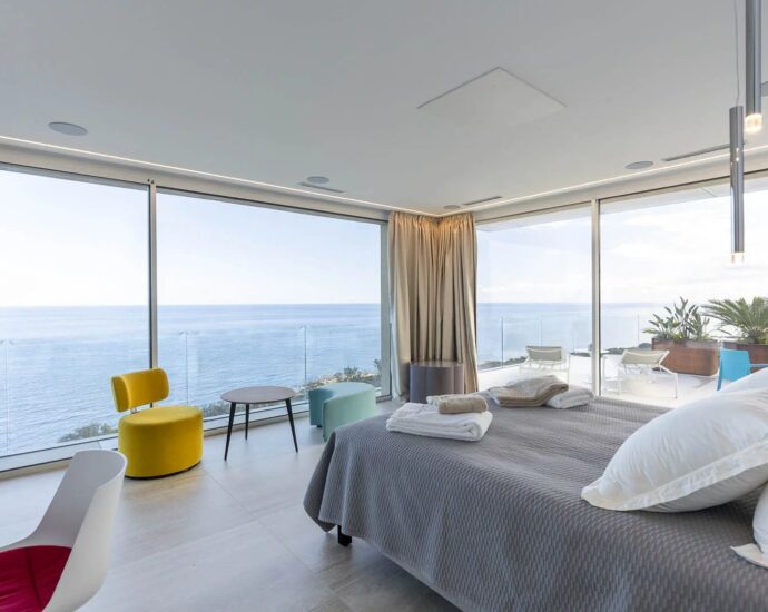 Favone, Villa, Vue mer panoramique, 7 chambres, proche plage, piscine, Cinéma, Salle de sport, Sauna, Hammam, Salle d&rsquo;arcade, Terrain de pétanque