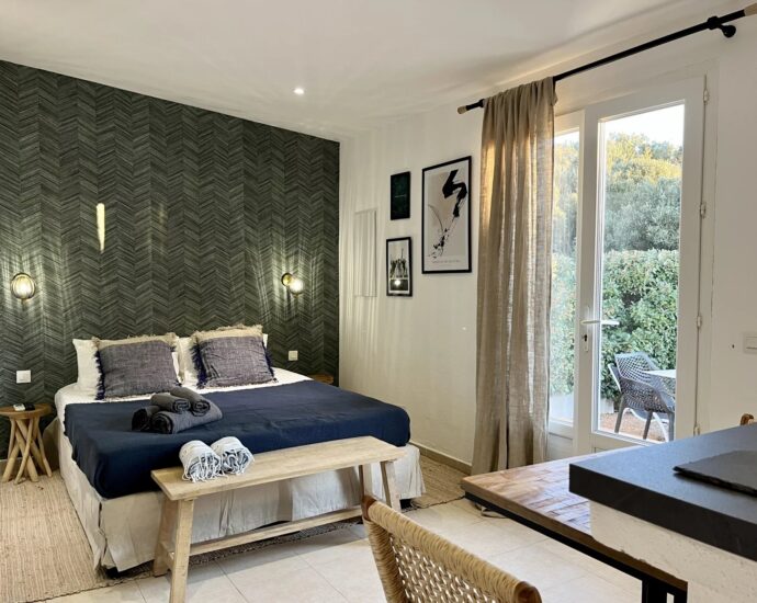 Bonifacio, Maison d&rsquo;hôte, 12 studios, Plage à pieds