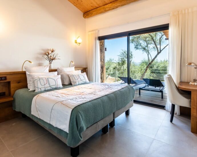 Villa 7 bedrooms, Arasu, commune of Saint-Cyprien swimming pool, sea view, beach on foot