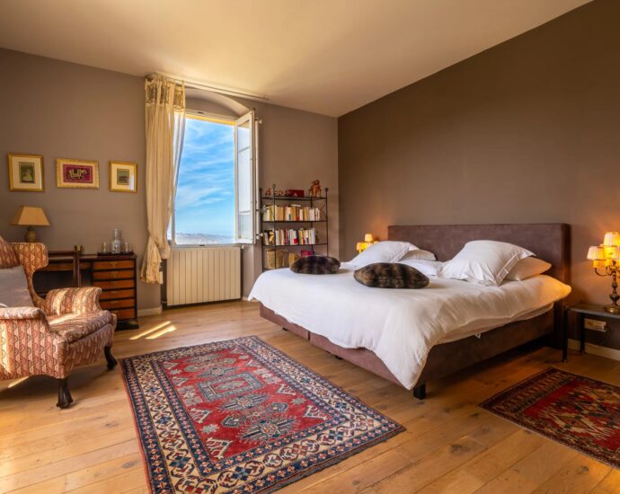 Oletta, 7 bedroom villa, Maison de Maître, one outbuilding, heated pool, close to beaches