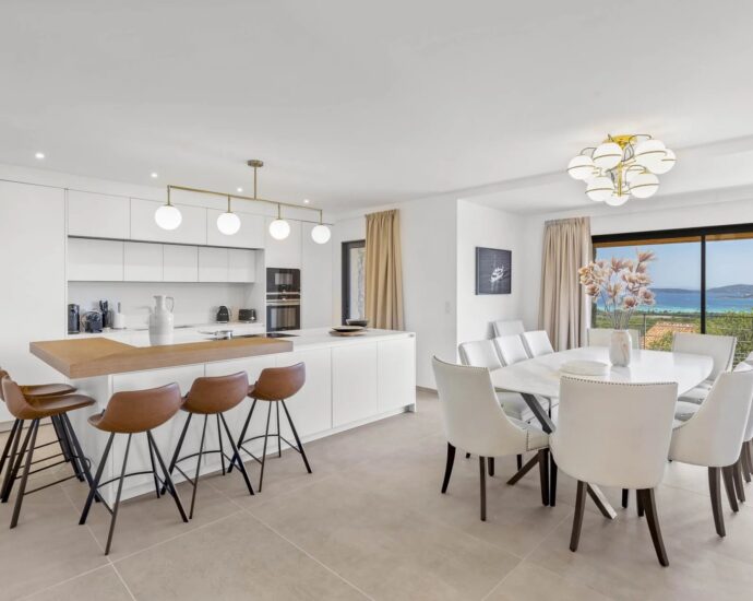 Villa 7 bedrooms, Arasu, commune of Saint-Cyprien swimming pool, sea view, beach on foot