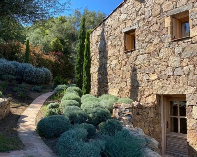 Porto-Vecchio, Piccovaggia, Farmhouse‑style Villa, 4 Bedrooms, Private Estate, Close to the Beach