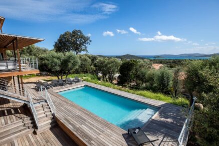 Arasu, villa d’architecte, 7 chambres, piscine, vue mer, plage à pied