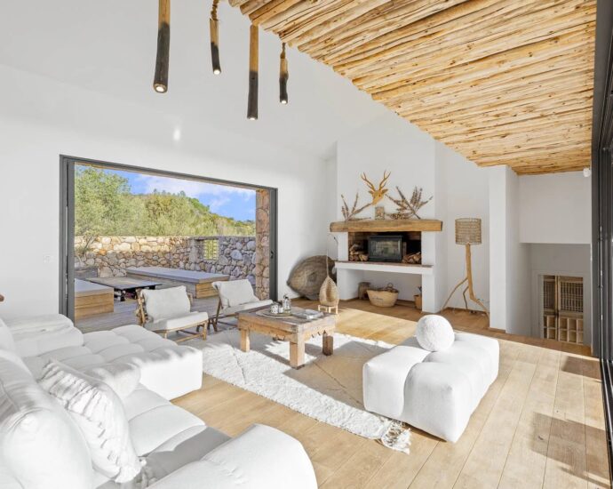 Porto-Vecchio, Palombaggia, Villa d’architecte en pierre avec dépendance, vue mer panoramique et 2 piscines, proche plages