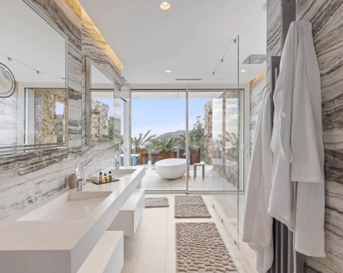 Favone, Villa, Vue mer panoramique, 7 chambres, proche plage, piscine, Cinéma, Salle de sport, Sauna, Hammam, Salle d&rsquo;arcade, Terrain de pétanque