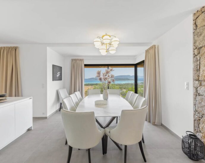 Villa 7 bedrooms, Arasu, commune of Saint-Cyprien swimming pool, sea view, beach on foot