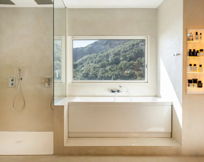 Cap Corse, Erbalunga, Villa vue mer panoramique, 4 chambres, piscine chauffée, proche plage