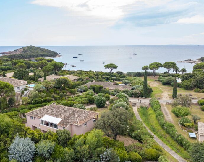 Capicciola, villa 5 chambres, piscine, vue mer, plage à pied