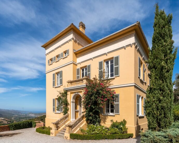 Oletta, 7 bedroom villa, Maison de Maître, one outbuilding, heated pool, close to beaches