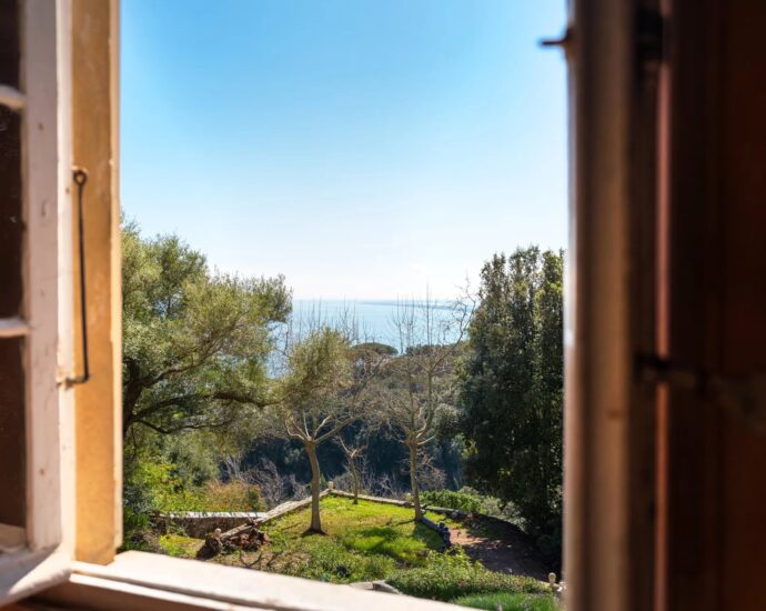 Bastia, Maison de maître, vue mer panoramique, 4 chambres, piscine, proche plages et centre-ville