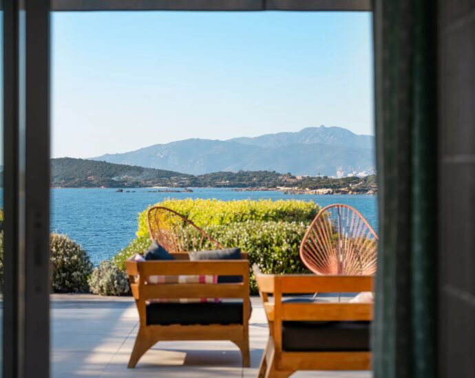 Near Porticcio, Waterfront Villa in Ruppione, 5 Bedrooms, Heated Pool, Stunning Sea Views