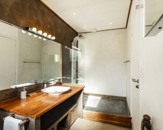 Porticcio, South Shore of Ajaccio, Waterfront villa, 5 bedrooms, panoramic sea view, direct beach access