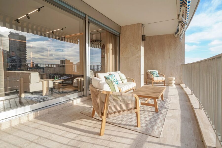 Monaco, Château Périgord I, Furnished 4-room apartment with sea view, ideally located close to all amenities.